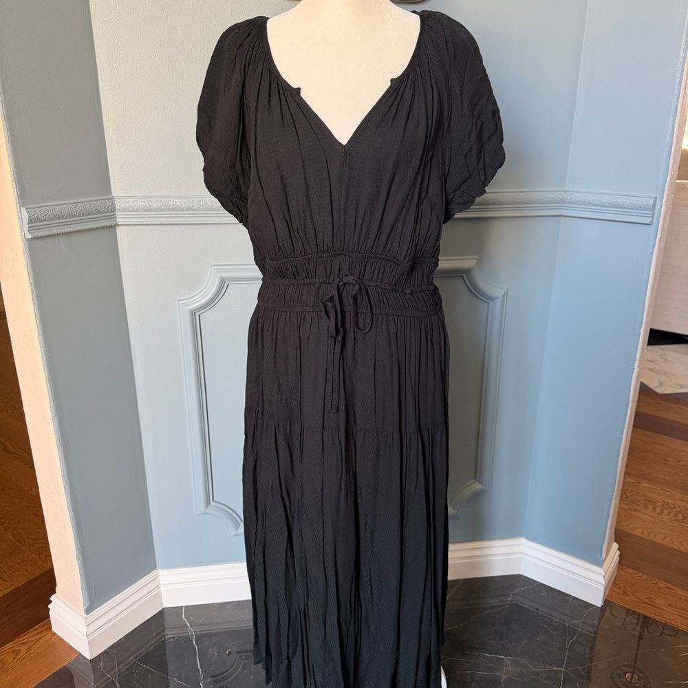 Black midi dress with tie waist
